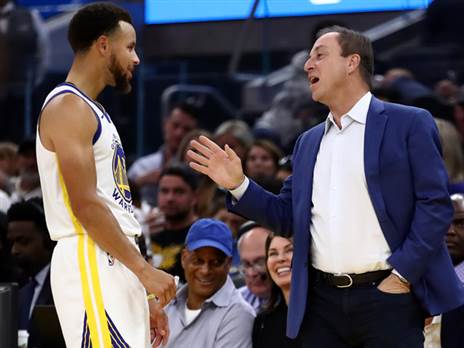 לייקוב עם קרי. הנדבן הידוע קטן עליו (Getty)