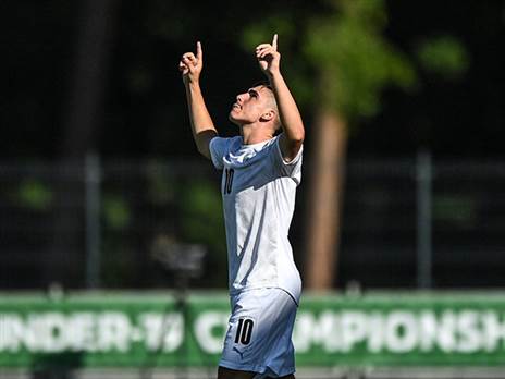 אוסקר גלוך. יחמיץ את השלבים המכריעים של העונה? (Photo by Seb Day - UEFA via Sportsfile)