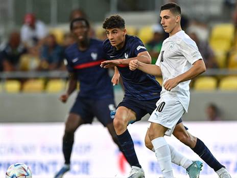 גלוך. "מצפה לו מסע ארוך" (אופ"א)