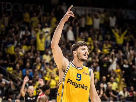 נשאר בצהוב. סורקין (עודד קרני)