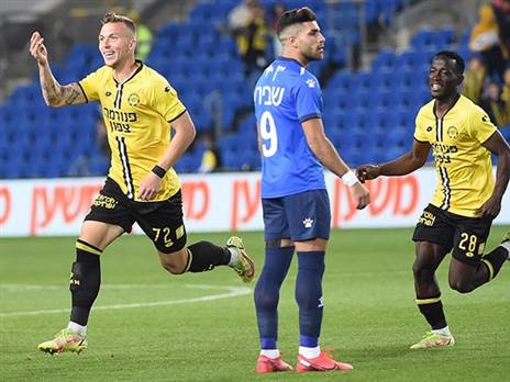 בדרך למוסקבה (ברני ארדוב)