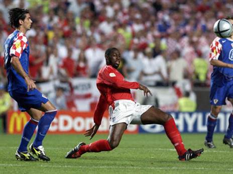 רוסו מול אנגליה ביורו 2004. מכיר את אצטדיון האור (Bob Thomas Sports Photography via Getty Images)