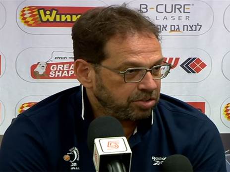 "בחרתי להישאר עם ארבעה זרים". דרוקר