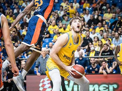 סורקין השאיר את הניצחון בהיכל (צילום: עודד קרני)