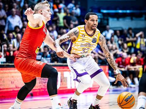 רץ לעומק. גרין (FIBA)