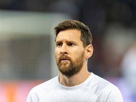 ימתינו לו בדאגה. מסי (GETTY)