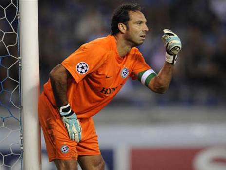 ניר דוידוביץ'. אחראי לאחת ההופעות הגדולות אי פעם של שוער ישראלי (Photo credit should read JOHN THYS/AFP via Getty Images)