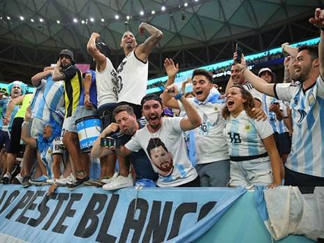 אוהדי ארגנטינה חוגגים (Getty Images)