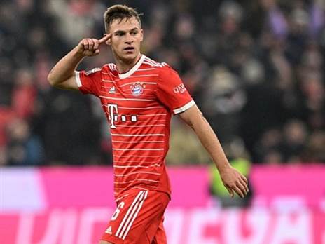 קימיך הציל את באיירן (Photo by CHRISTOF STACHE/AFP via Getty Images)