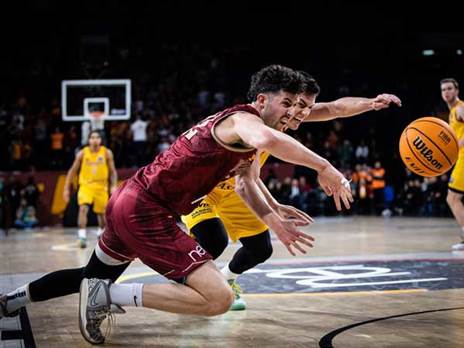 עושה את ההבדל בדרך שלו. קלויארו (FIBA)