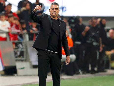 "החייה שחקנים שלא קיבלו קרדיט". סילבס (אלן שיבר)