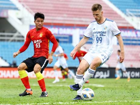 מארק קוסטה במדי קבוצתו הקוריאנית. התחנה הבאה: ריינה (GETTY)