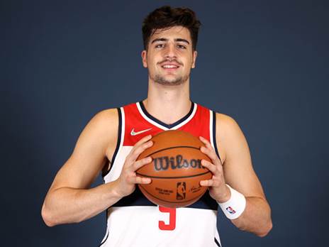 אבדיה בעונתו השנייה. לא קפץ מדרגה (Rob Carr/Getty Images)