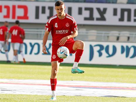 יפתח כמגן ימני? למקין (אלן שיבר)