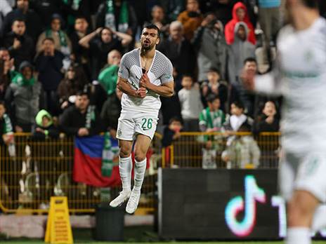 "אין בכדורגל הישראלי שחקן שמגיע למספרים שלו" (לירון מולדובן)