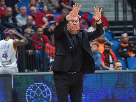 הרבה דברים עוברים לו בראש, גודס (ברני ארדוב)