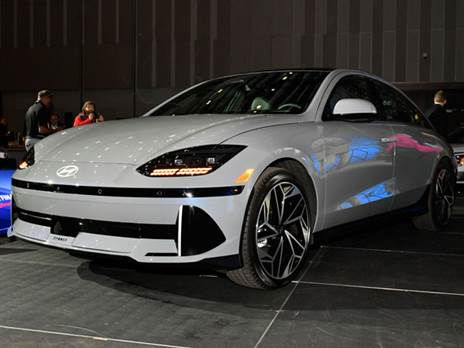 קטפה שלושה מתוך שישה תארים. איוניק 6 (קרדיט: יונדאי מדיה סנטר)