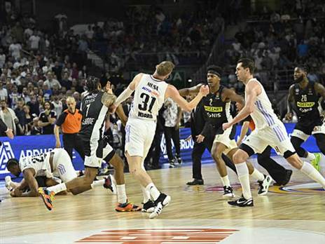 "שערורייה" (GETTY)