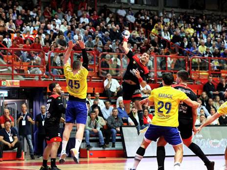 (הדר ואן קולא, איגוד הכדוריד)