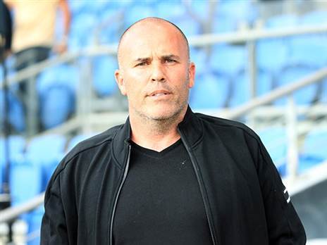 "יואב קורא לי 'מנהל על'". אורן גולן (ברני ארדוב)