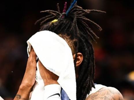 כבר לא fine in the west (Casey Sykes/Getty Images)