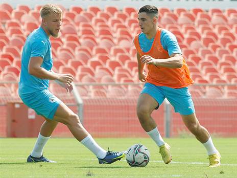 אמור לשחק נגד האנגלים. אוסקר גלוך (צילום: אלן שיבר)