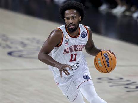 "זוכר שהאוהדים צעקו עליי". אנגולה (GETTY)