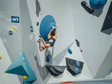 (Lena Drapella - התאחדות הטיפוס העולמית)