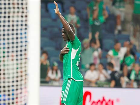 תפס פיקוד על ההגנה. סק (אלן שיבר)