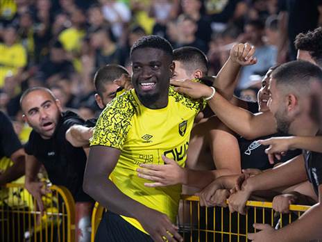 "גם אבוקסיס לא האמין שהוא יפרע שטרות כל כך מהר". ג'ורג' (קובי אליהו)