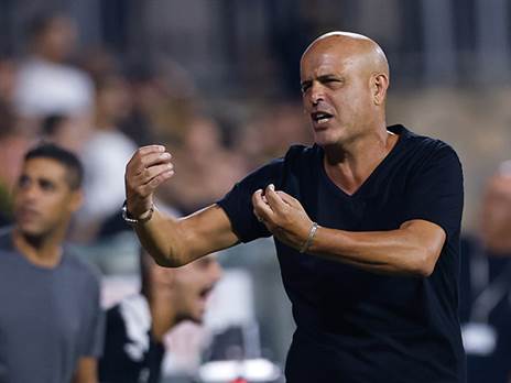 הרבה קשיים בהגנה. אבוקסיס (מאור אלקסלסי)