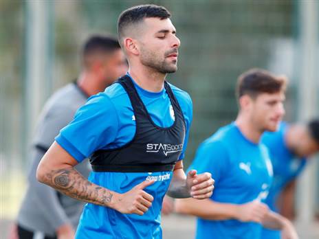 עשוי לפתוח בהרכב. בריבו (אלן שיבר)