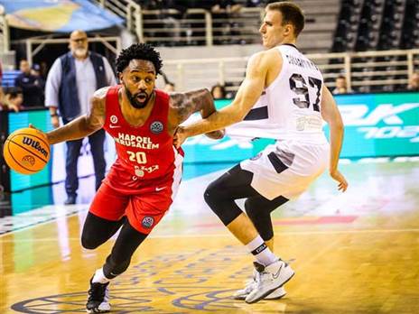 "הרבה נפילות" (FIBA)