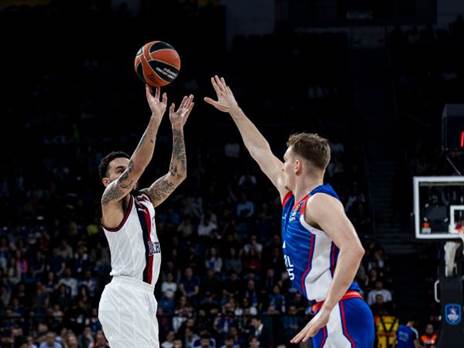 מרקוס הווארד זורק. אחד הקווים האחוריים הטובים ביבשת (Getty)