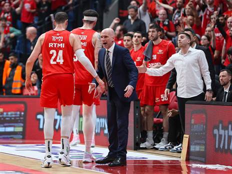 אליאס קנצוריס. גם הוא איבד אחיזה (לירון מולדובן)