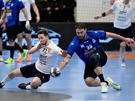 אדיר כהן במשחק ביום ראשון מול סלובקיה (צילום: באדיבות איגוד הכדוריד בסלובקיה)