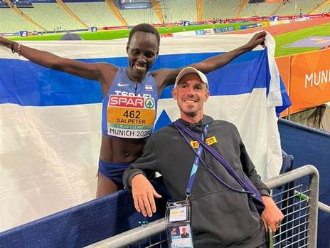 דן סלפטר עם אשתו לונה. "זה היה סיכון" (איגוד האתלטיקה)