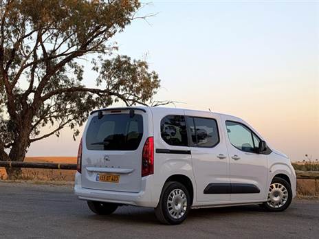 "מי שמביט בי מאחור לא יודע מי אני"