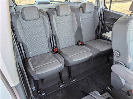 מרווח מצוין לשלושה