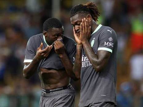 על הפנים, מילאן (getty)