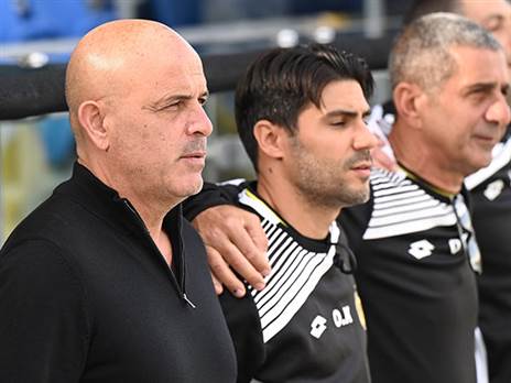 “מסתכלים למעלה“ (ברני ארדוב)