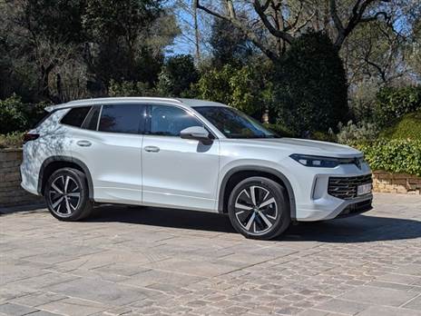 נוחות הנסיעה טובה מאוד בזכות בולמים אדפטיביים DCC Pro