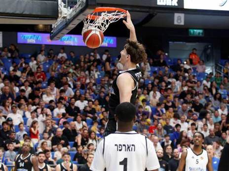 סורקין עם עוד דאנק (אלן שיבר)