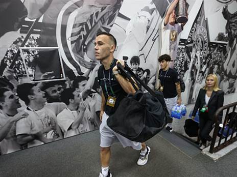 אורז? ביברס נאתכו במדי פרטיזן (getty)