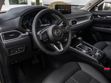 גם ב-CX-5 יש הבדלי אבזור בין רמות הגימור בעלות אותו השם