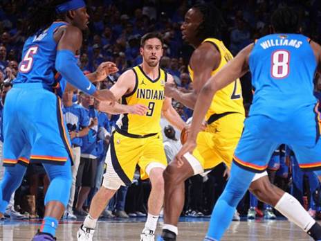 מקונל. כמה דקות מהסרטים (GETTY)