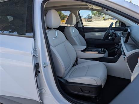 גם המרווח מלפנים נותר זהה וטוב לכשעצמו