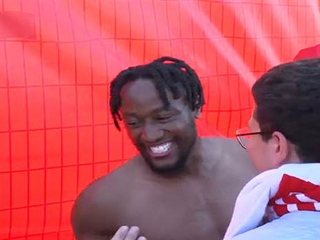 פרנאן מאיימבו כבר בהיכרות עם האוהדים