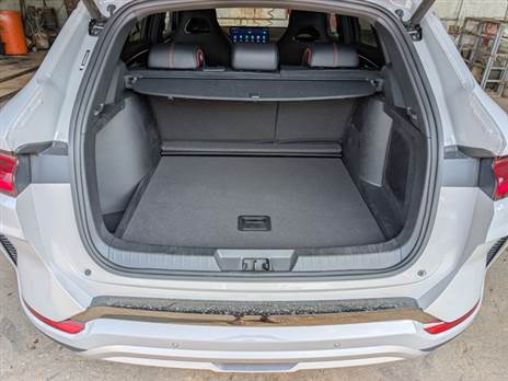 תא המטען של הסיל U מדורג אחרון, אך הוא שימושי בפני עצמו