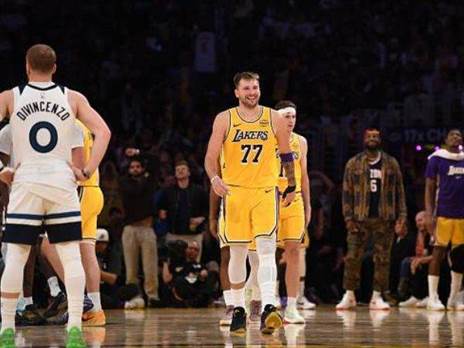 Nick Tomoyasu/NBAE via Getty Images